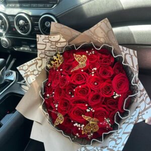 Bouquet of red roses