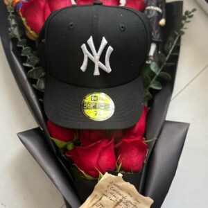 Bouquet of roses with details