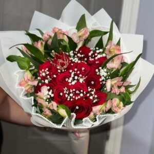 Bouquet of roses with flowers