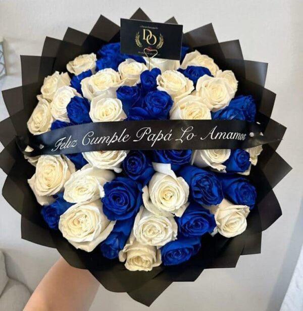 Bouquet of white and blue roses